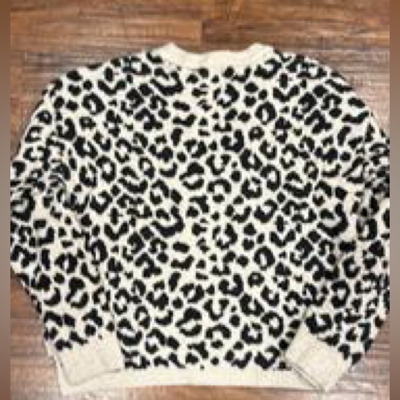 Yet Again cropped leopard print sweater - Picture 2 of 2